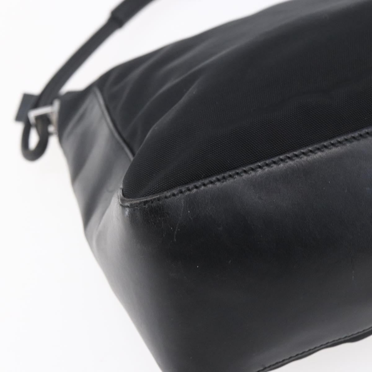 Gucci Vintage Gg Canvas Black Canvas Shoulder Bag Bag (Pre-Owned)