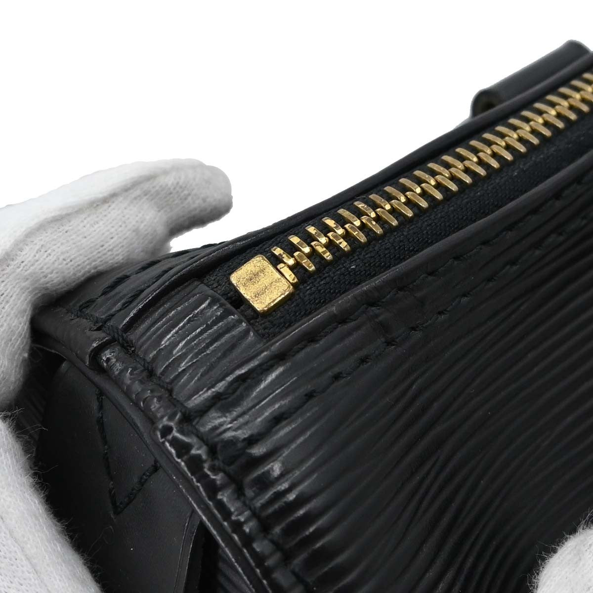 Louis Vuitton Speedy Epi Leather Black Leather Handbag (Pre-Owned)