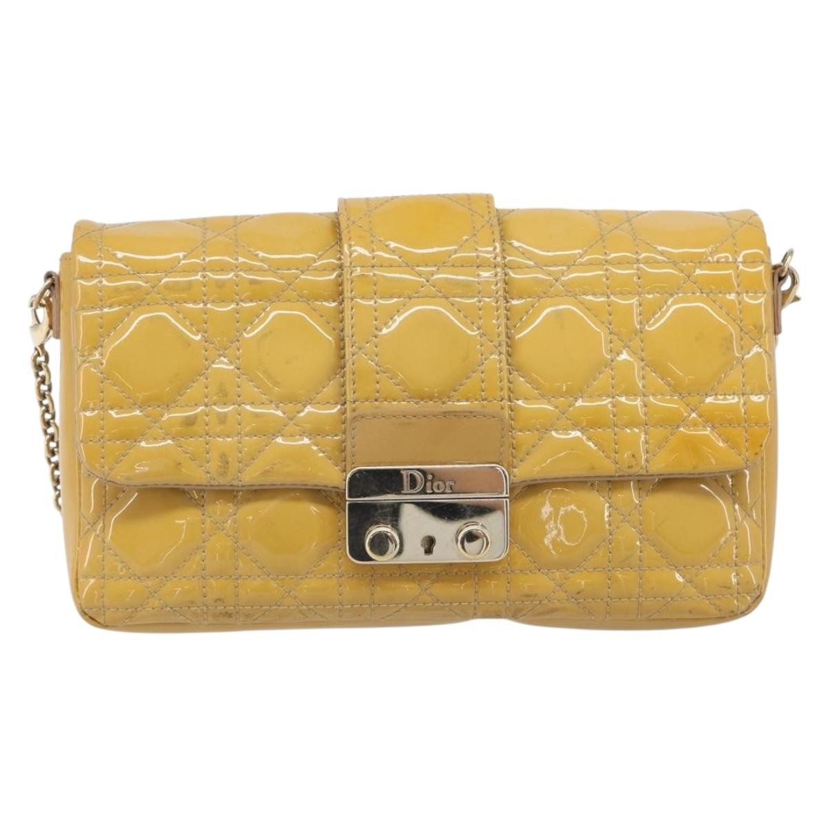 Christian Dior New Lock Cannage Quilt Patent Yellow Patent_Leather Clutche & Pouche Bag (Pre-Owned)