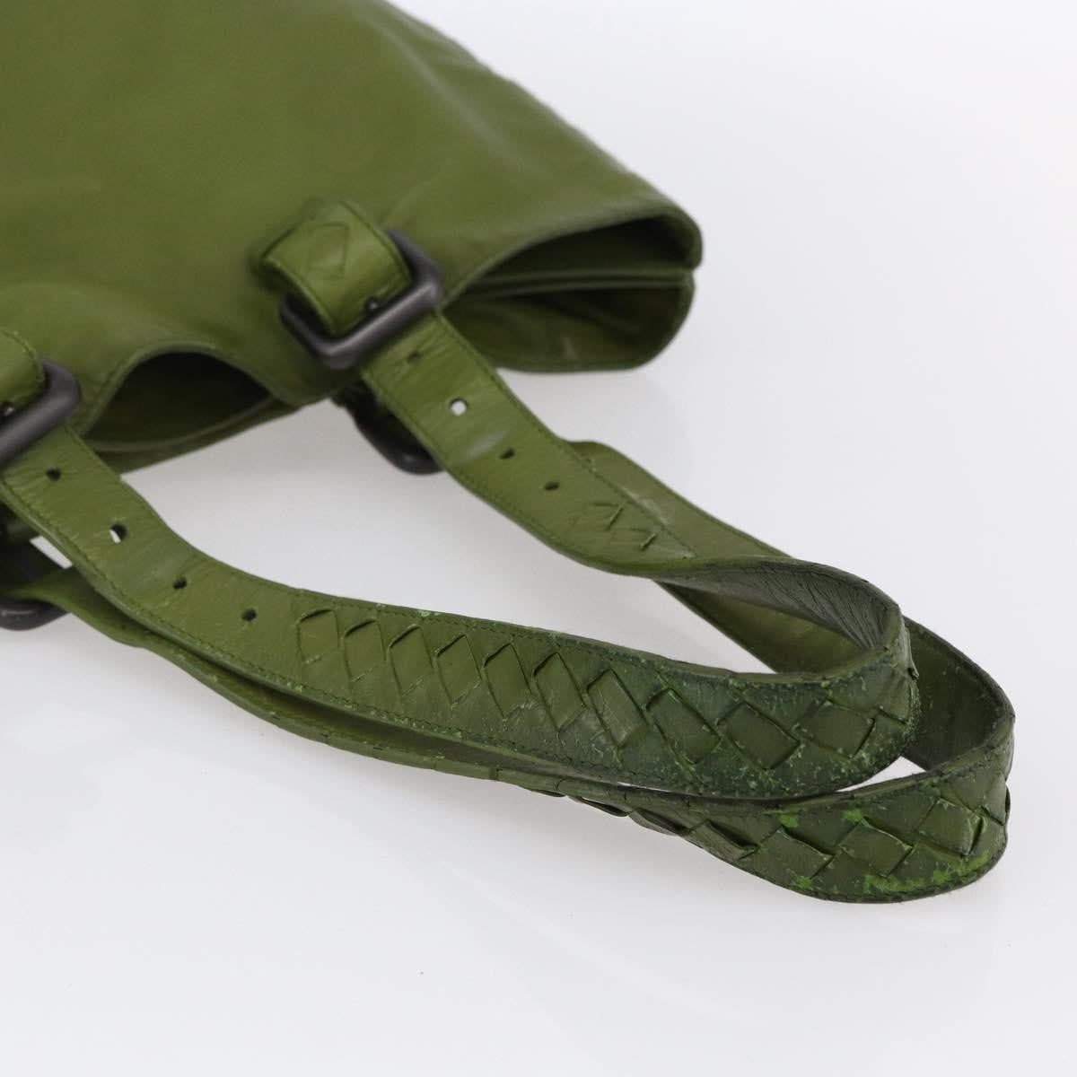 Bottega Veneta Intrecciato Leather Green Leather Shoulder Bag Bag (Pre-Owned)
