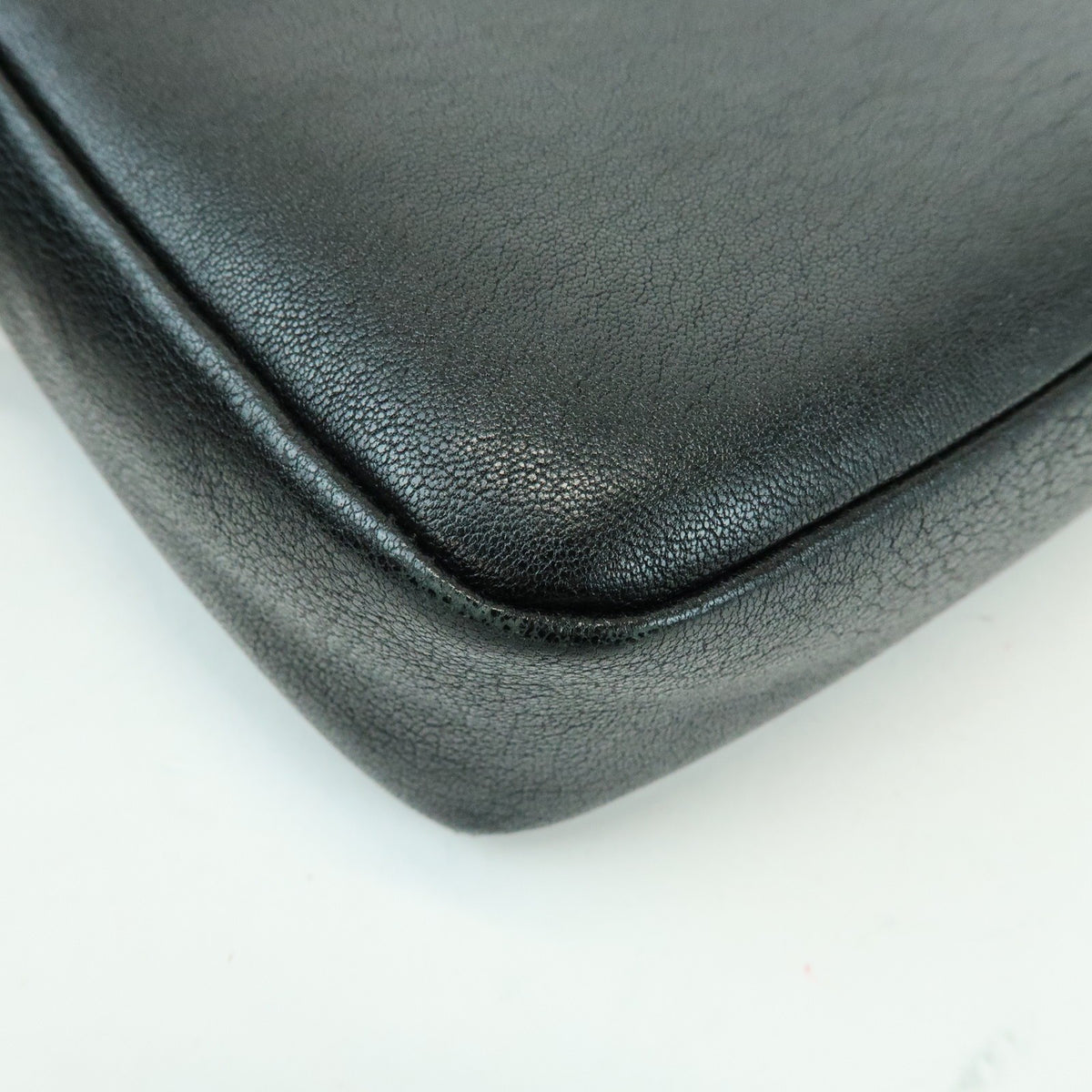 Saint Laurent Lou Camera Leather Black Leather Handbag (Pre-Owned)