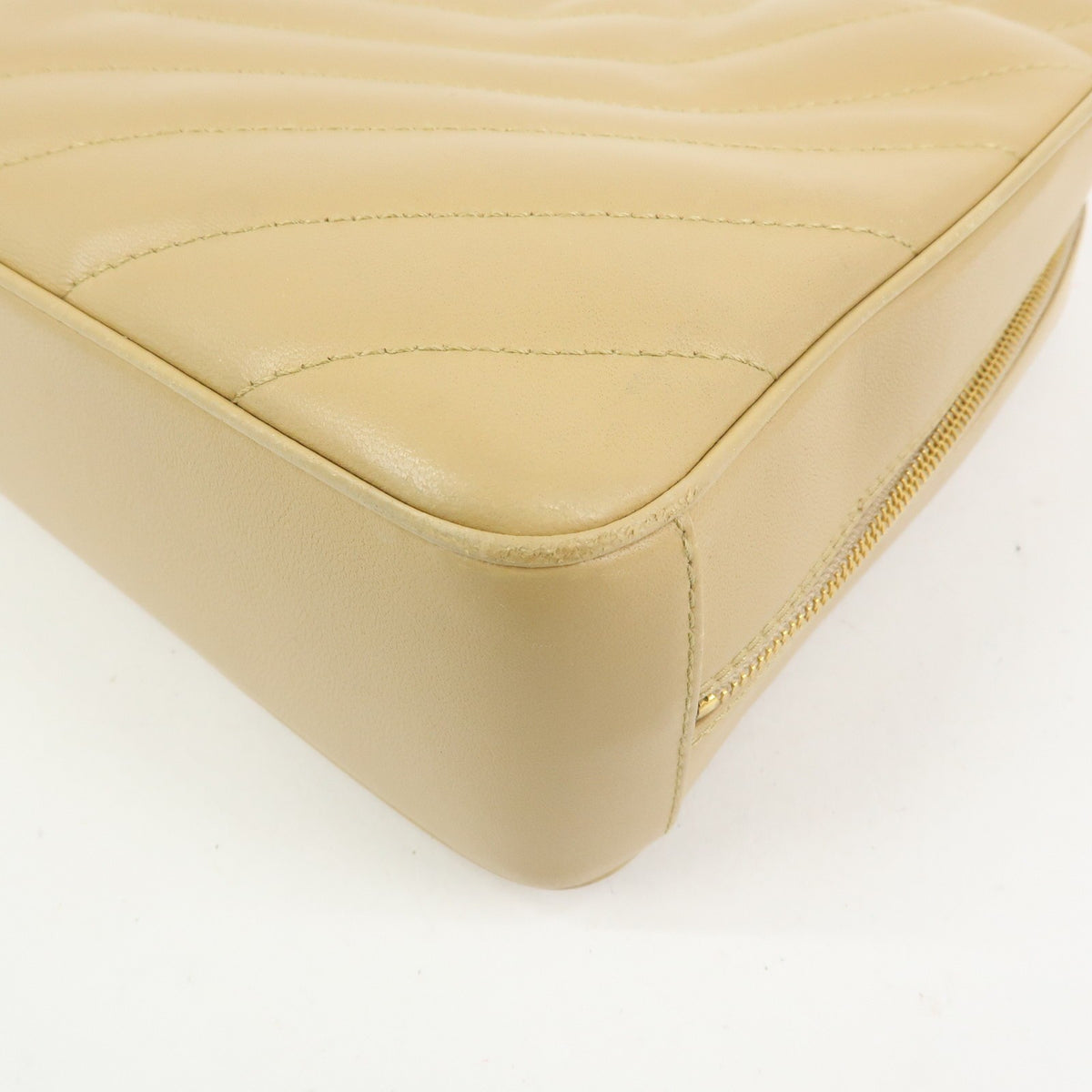 Chanel Vintage Pocket Camera Chevron Lambskin Beige Leather Handbag (Pre-Owned)