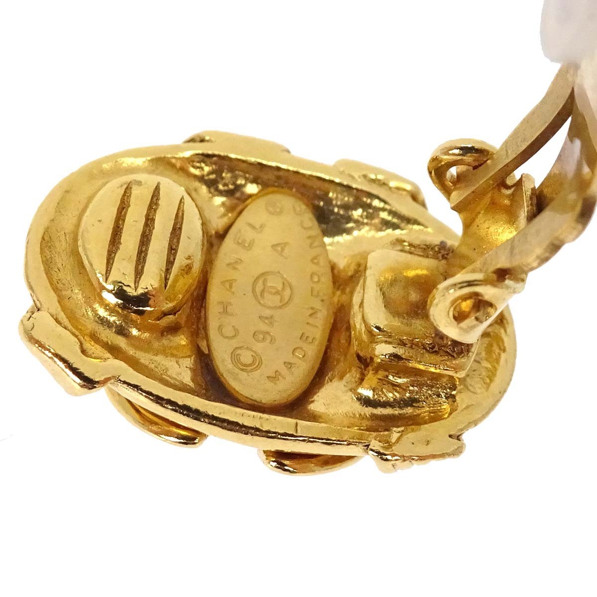 Chanel Vintage Cc Logo Oval Clip On Gold Plated Gold Gold_Plated Earrings Jewelry (Pre-Owned)