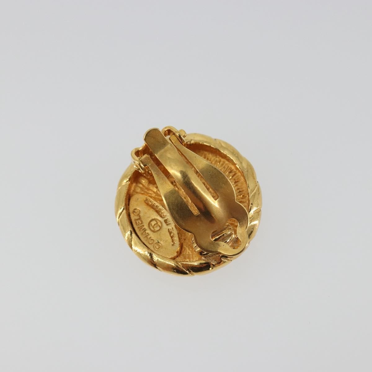 Chanel Vintage Round Cc Clip-On Metal Gold Metal Earrings Jewelry (Pre-Owned)