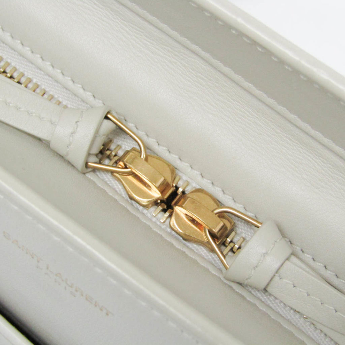 Saint Laurent East Side Smooth Leather White Leather Tote Bag Bag (Pre-Owned)