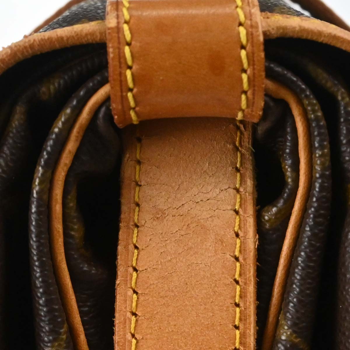 Louis Vuitton Saumur Monogram Canvas Brown Canvas Shoulder Bag Bag (Pre-Owned)
