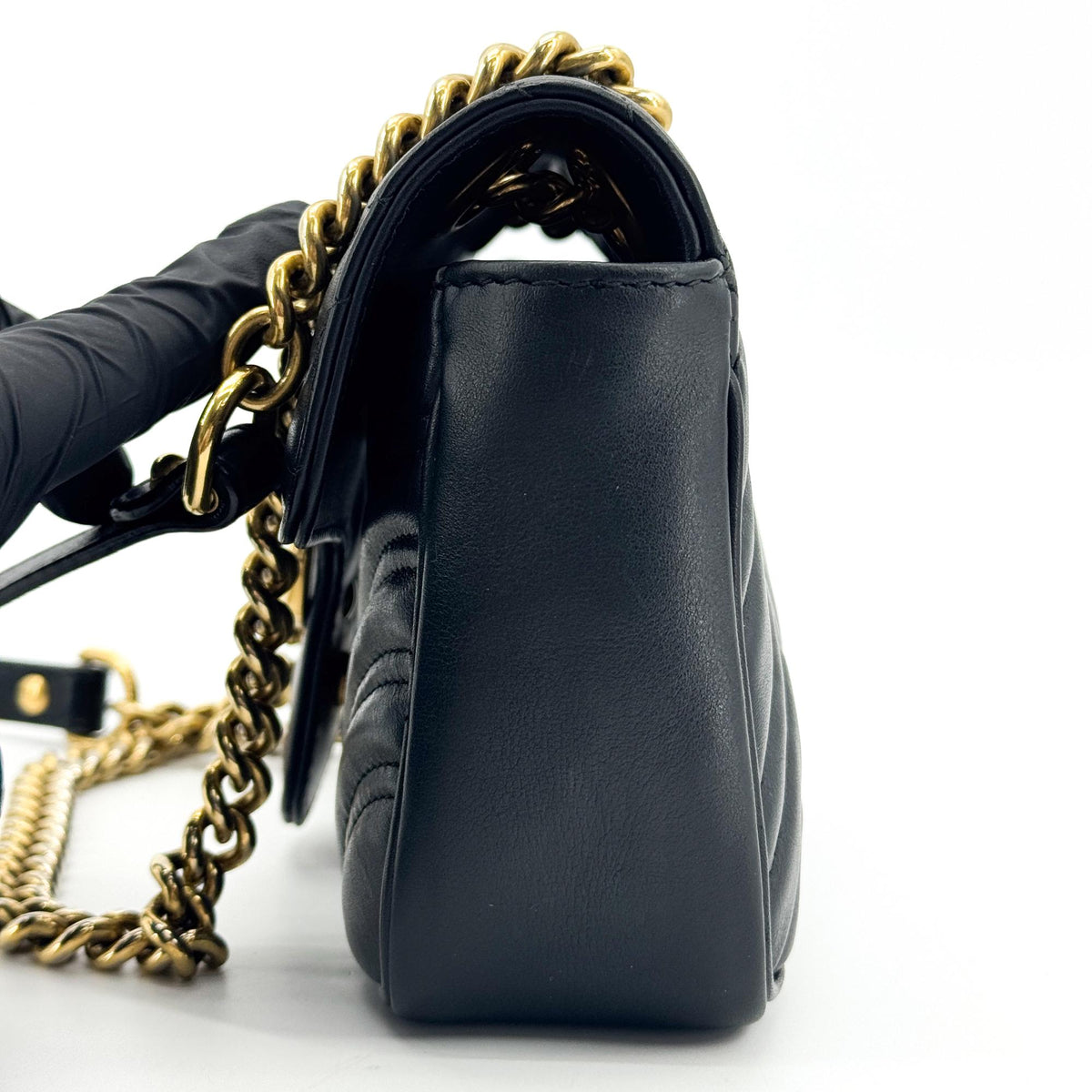 Gucci Gg Marmont Flap Matelasse Leather Black Leather Handbag (Pre-Owned)