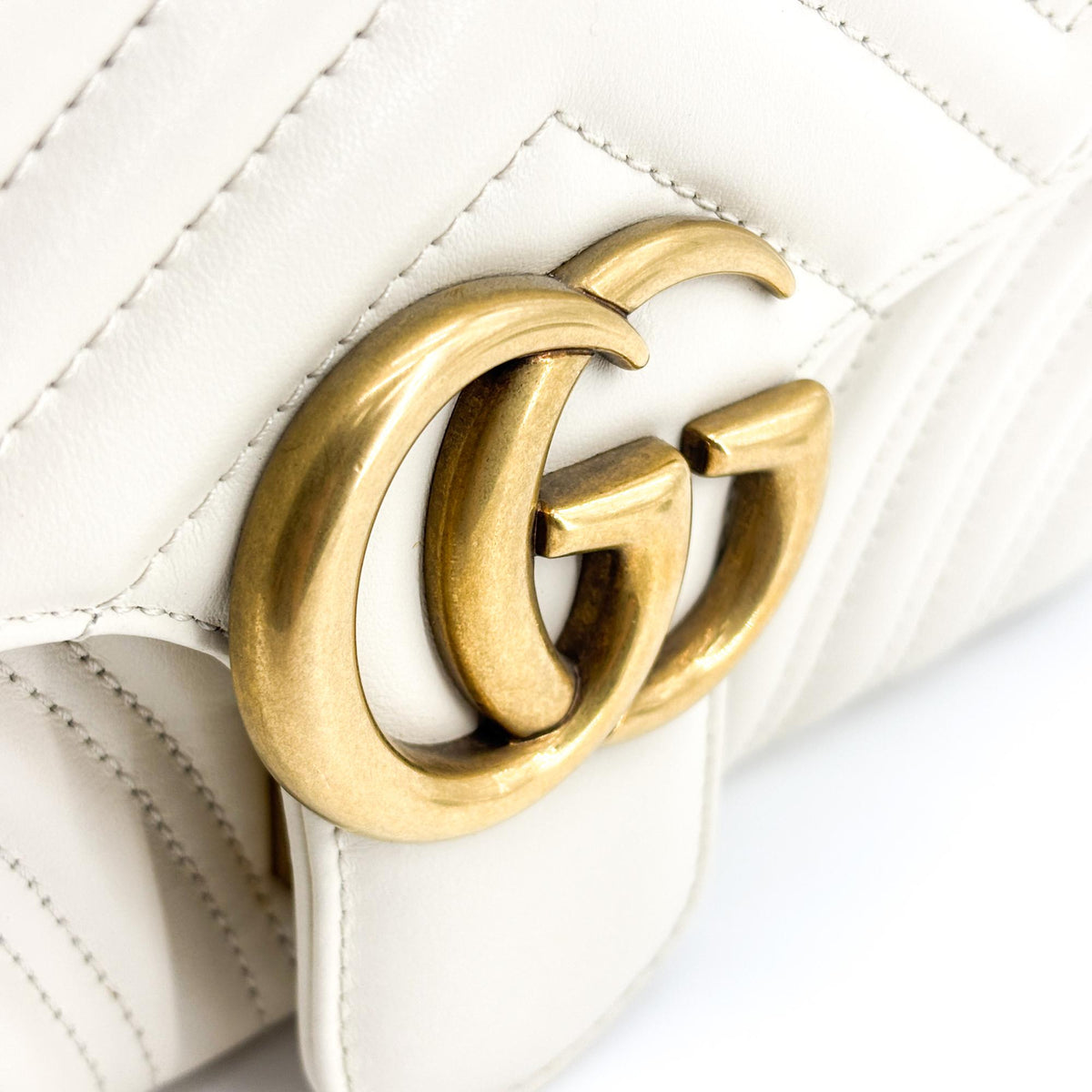 Gucci Gg Marmont Patent White Leather Shoulder Bag Bag (Pre-Owned)