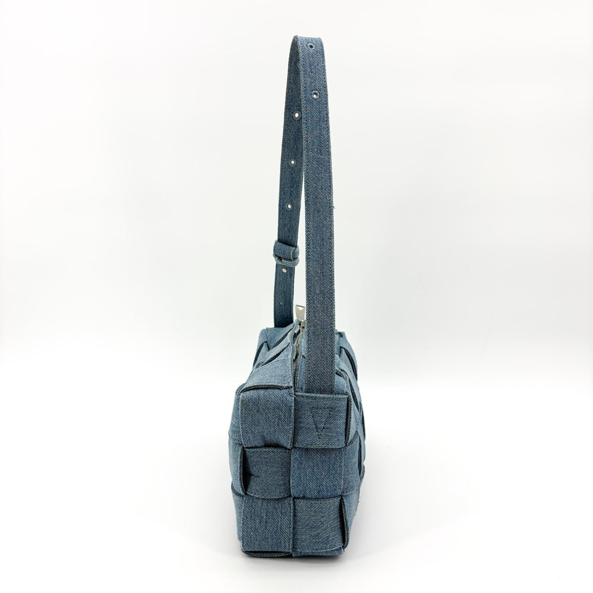 Bottega Veneta Cassette Crossbody Bag Maxi Intrecciato Denim Blue Denim_Jeans Crossbody Bag Bag (Pre-Owned)