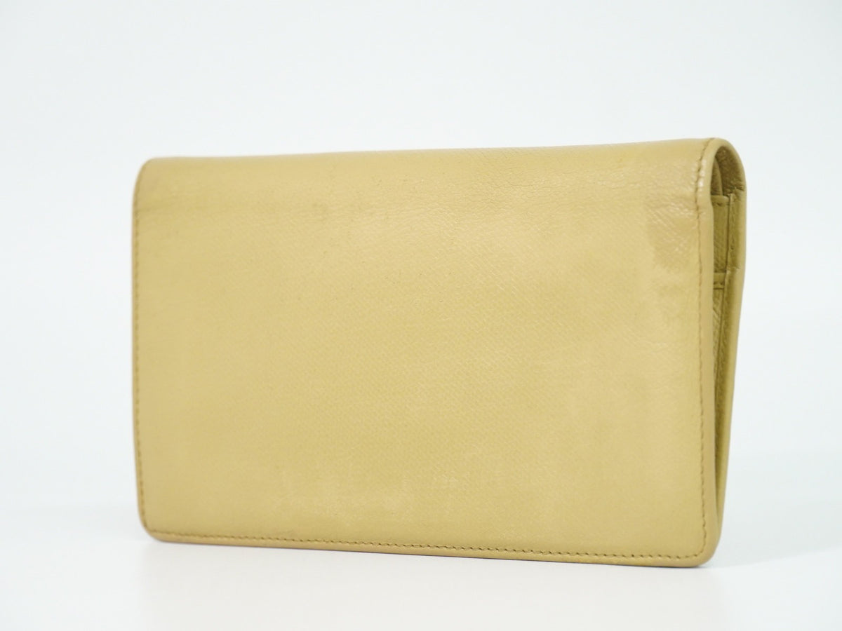 Chanel Cc Bifold Wallet Leather Beige Leather Wallets Accessory (Pre-Owned)