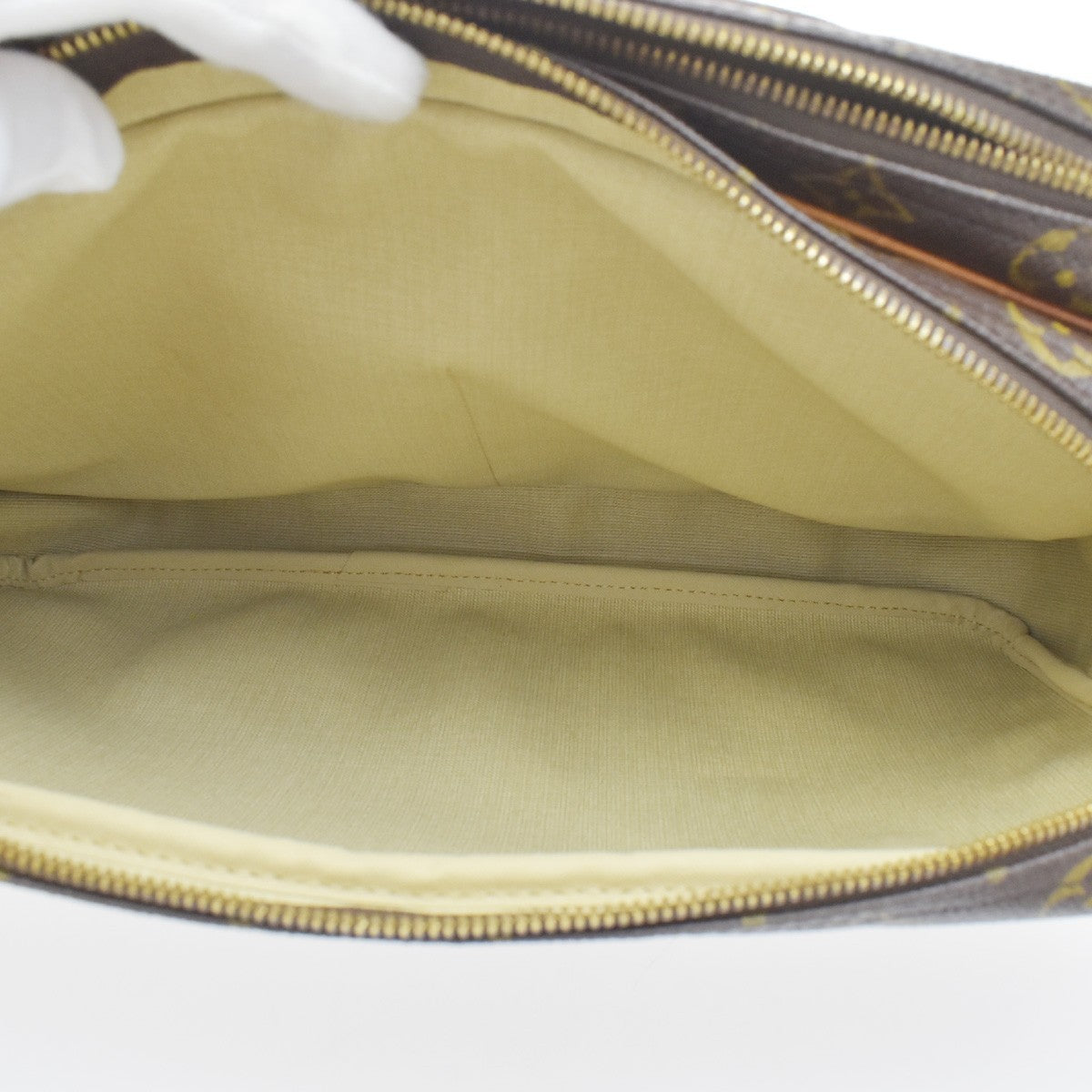 Louis Vuitton Reporter Monogram Canvas Brown Canvas Shoulder Bag Bag (Pre-Owned)