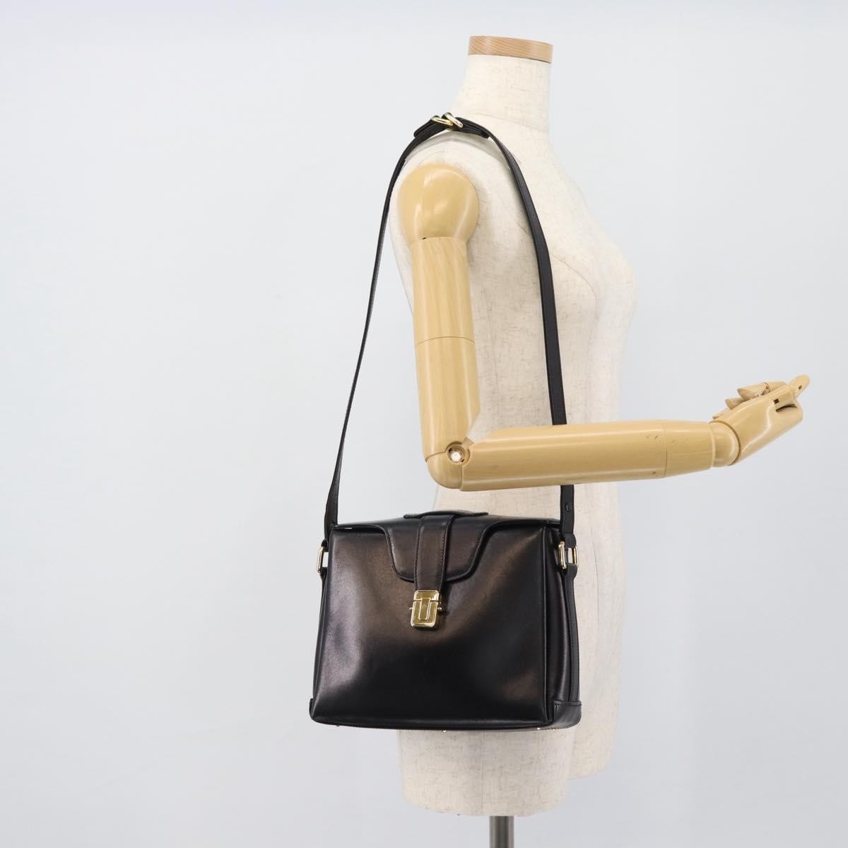 Gucci Vintage Leather Black Leather Shoulder Bag Bag (Pre-Owned)