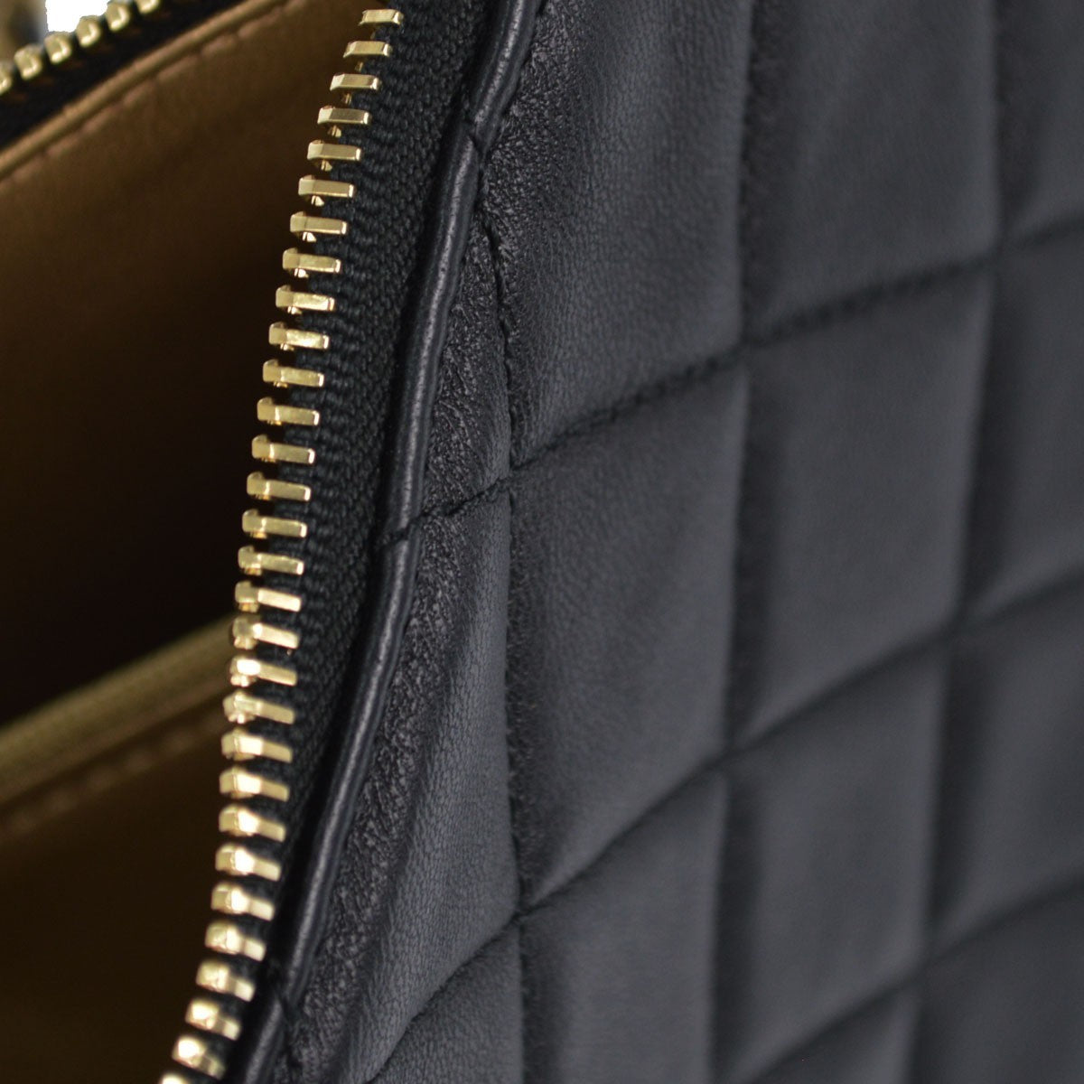 Chanel All About Chains Waist Quilted Lambskin Black Leather Handbag (Pre-Owned)