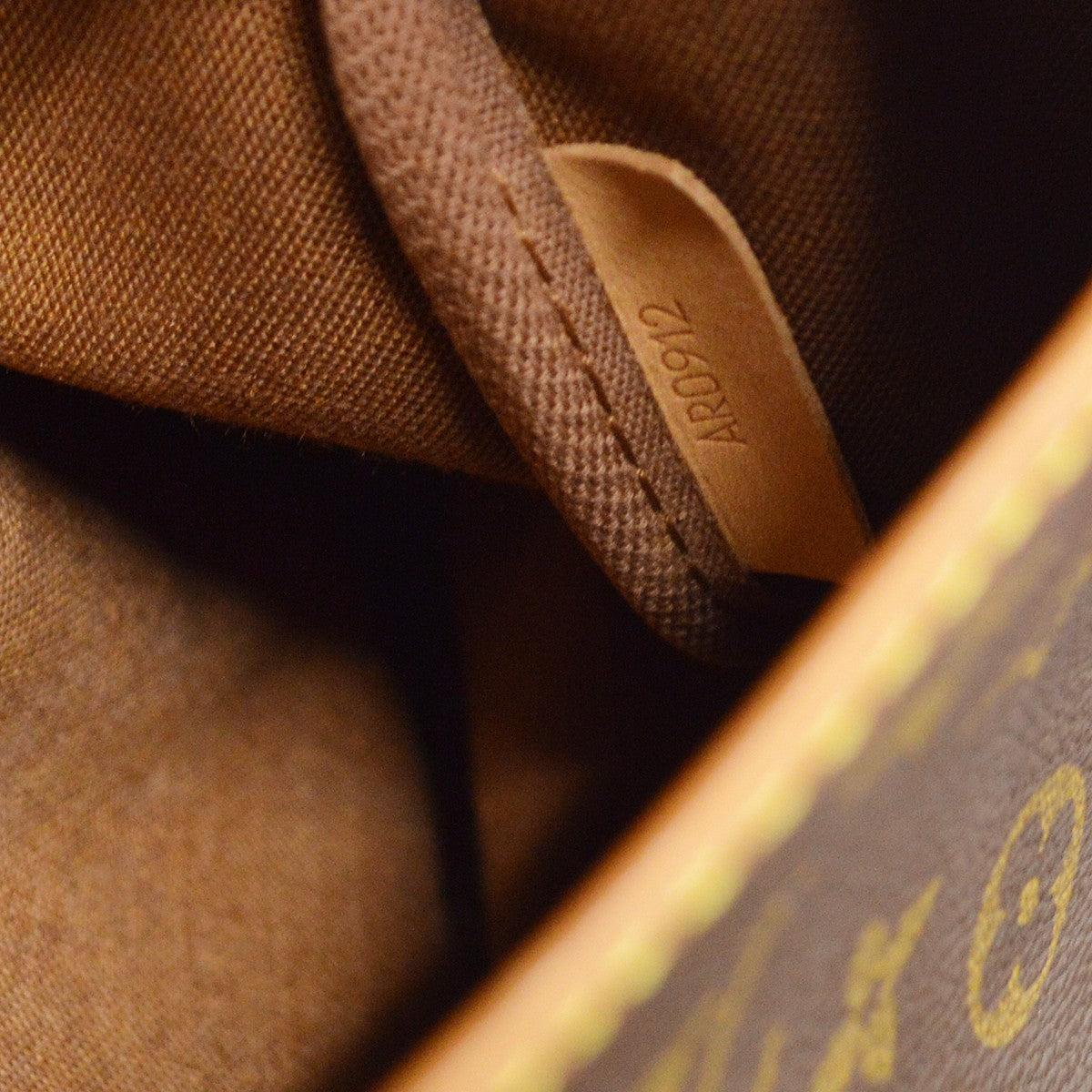 Louis Vuitton Saumur Monogram Canvas Brown Canvas Shoulder Bag Bag (Pre-Owned)