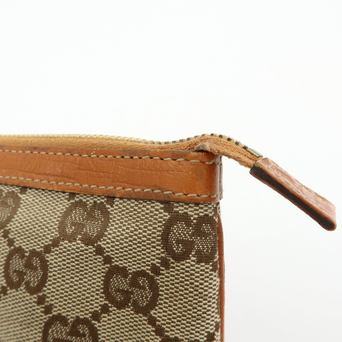 Gucci Zip Wristlet Gg Canvas Beige Canvas Clutche & Pouche Bag (Pre-Owned)