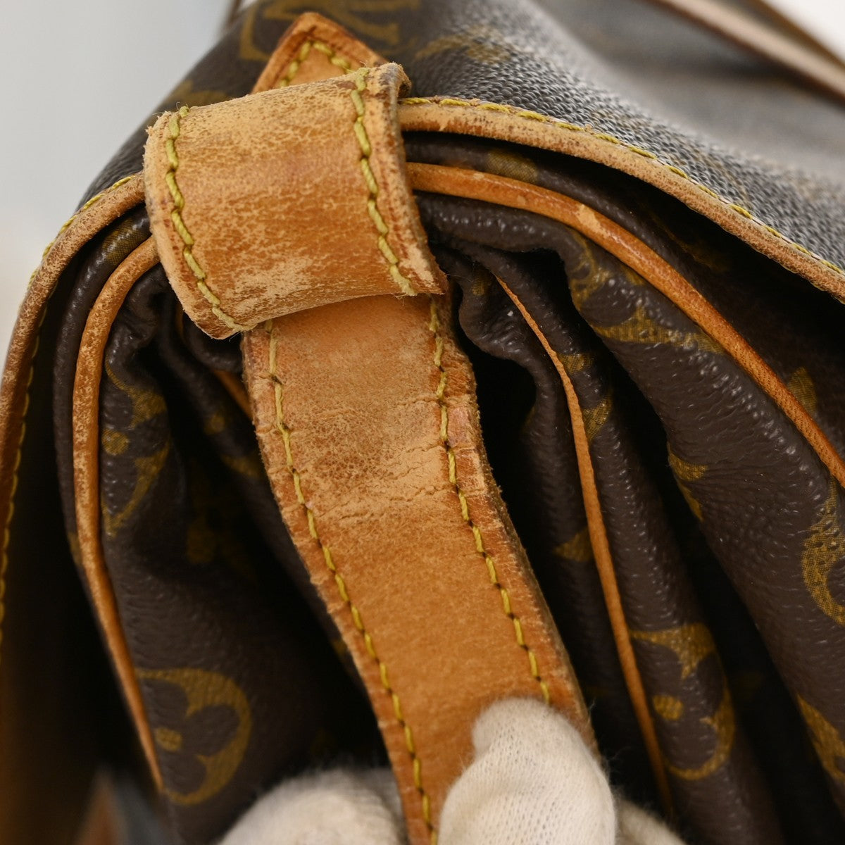 Louis Vuitton Saumur Monogram Canvas Brown Canvas Shoulder Bag Bag (Pre-Owned)