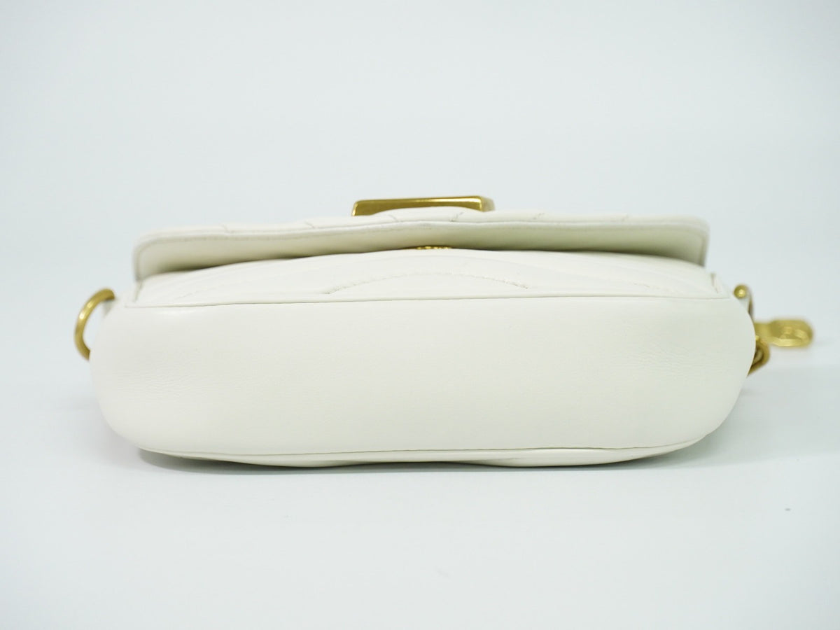 Louis Vuitton New Wave Multi Pochette Quilted Leather White Leather Shoulder Bag Bag (Pre-Owned)