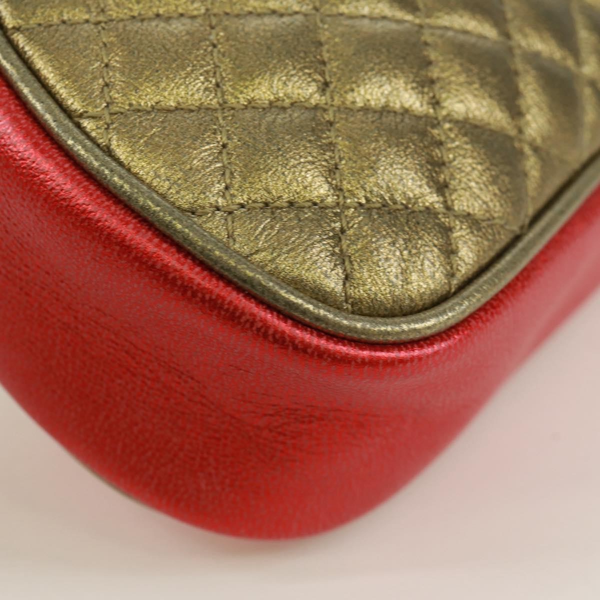 Gucci Trapuntata Camera Quilted Laminated Leather Red Leather Shoulder Bag Bag (Pre-Owned)