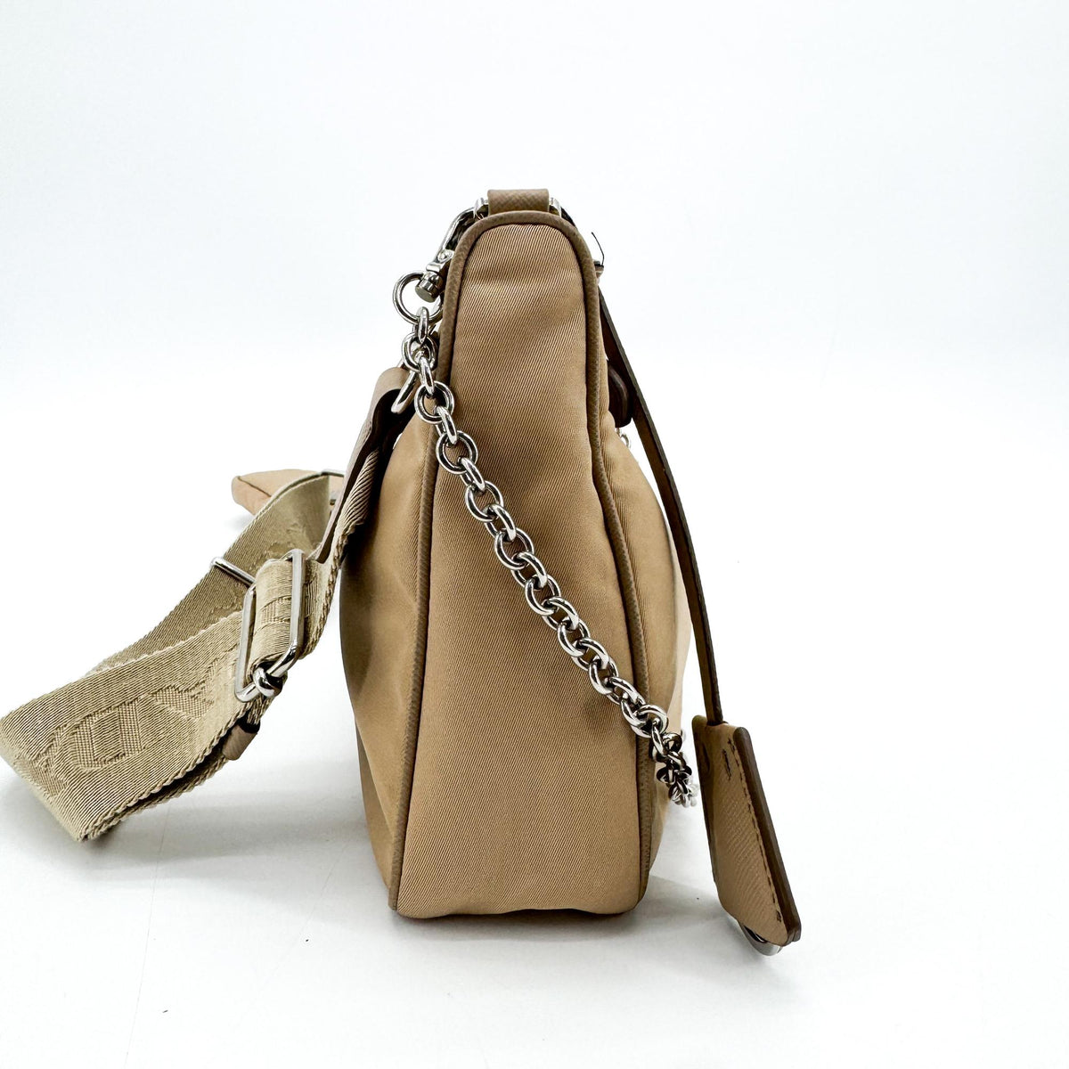 Prada Re-Edition 2005 Tessuto Beige Nylon Shoulder Bag Bag (Pre-Owned)