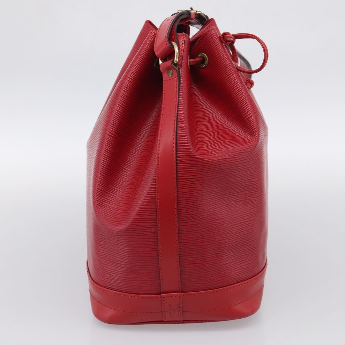 Louis Vuitton Petit Noe Epi Leather Red Leather Handbag (Pre-Owned)