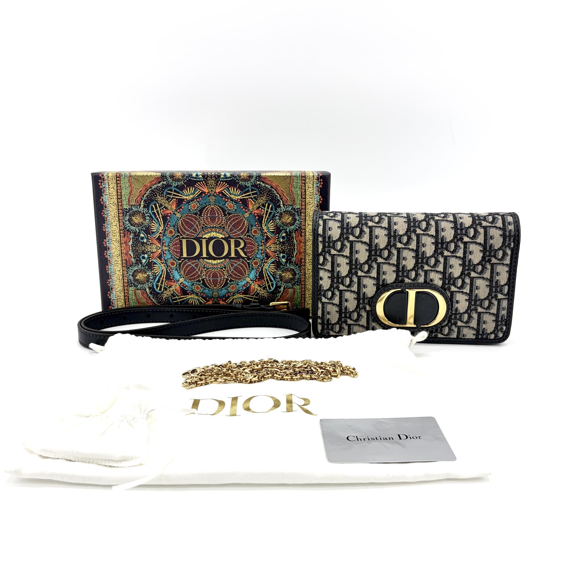 Christian Dior 30 Montaigne 2-In-1 Oblique Canvas Beige Canvas Clutche & Pouche Bag (Pre-Owned)