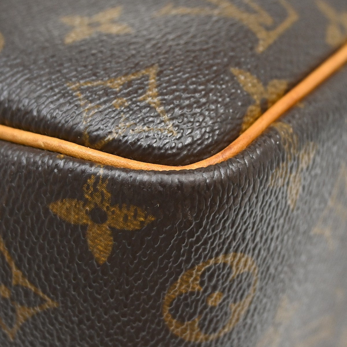 Louis Vuitton Deauville Monogram Brown Canvas Handbag (Pre-Owned)