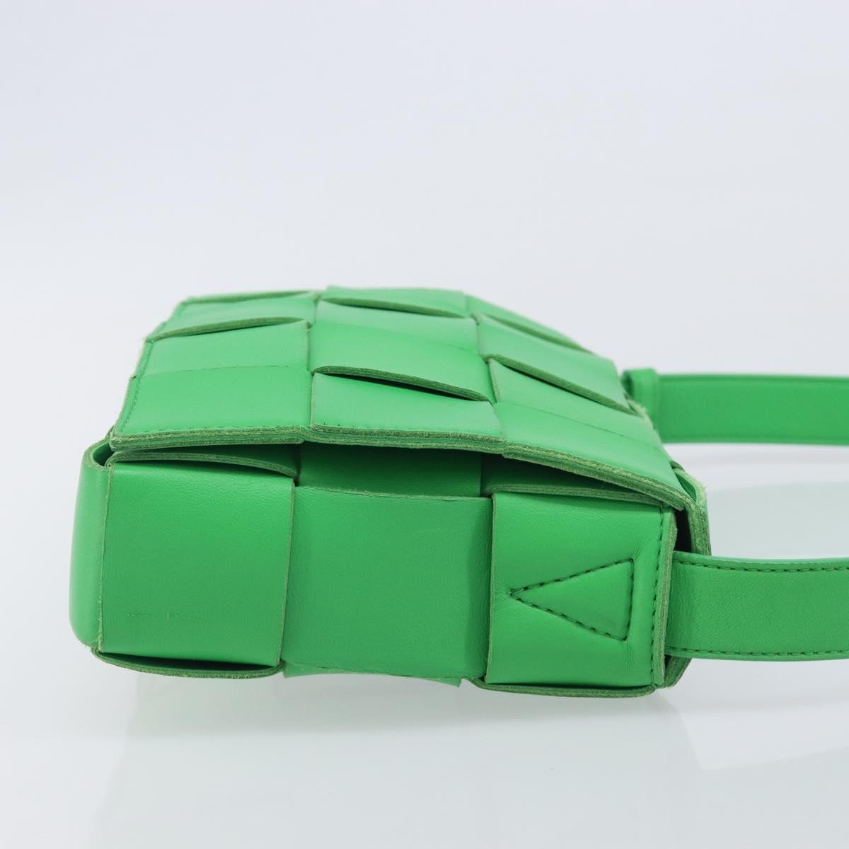 Bottega Veneta Cassette Maxi Intrecciato Leather Green Leather Crossbody Bag Bag (Pre-Owned)