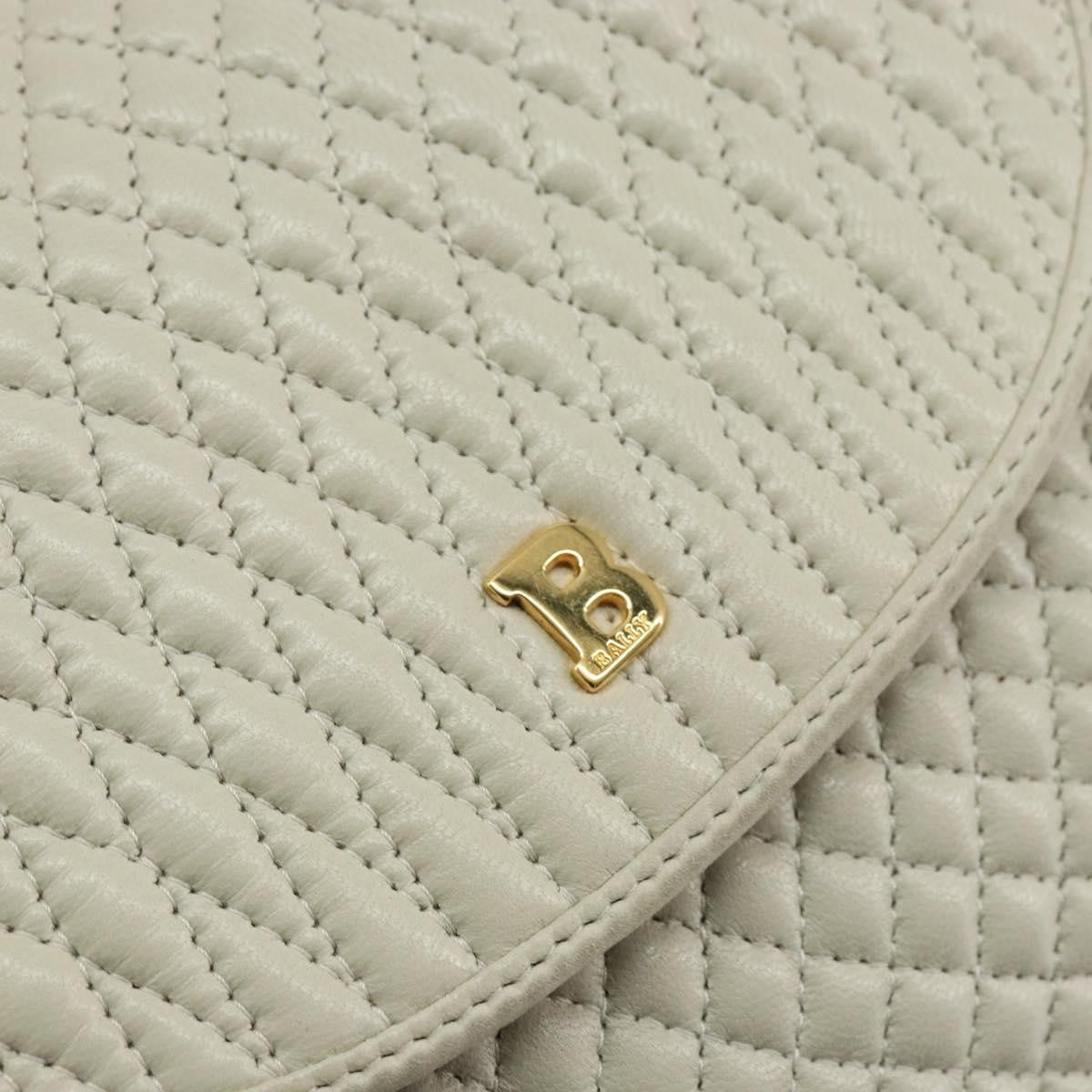 Bally Vintage Quilted Leather White Leather Handbag (Pre-Owned)