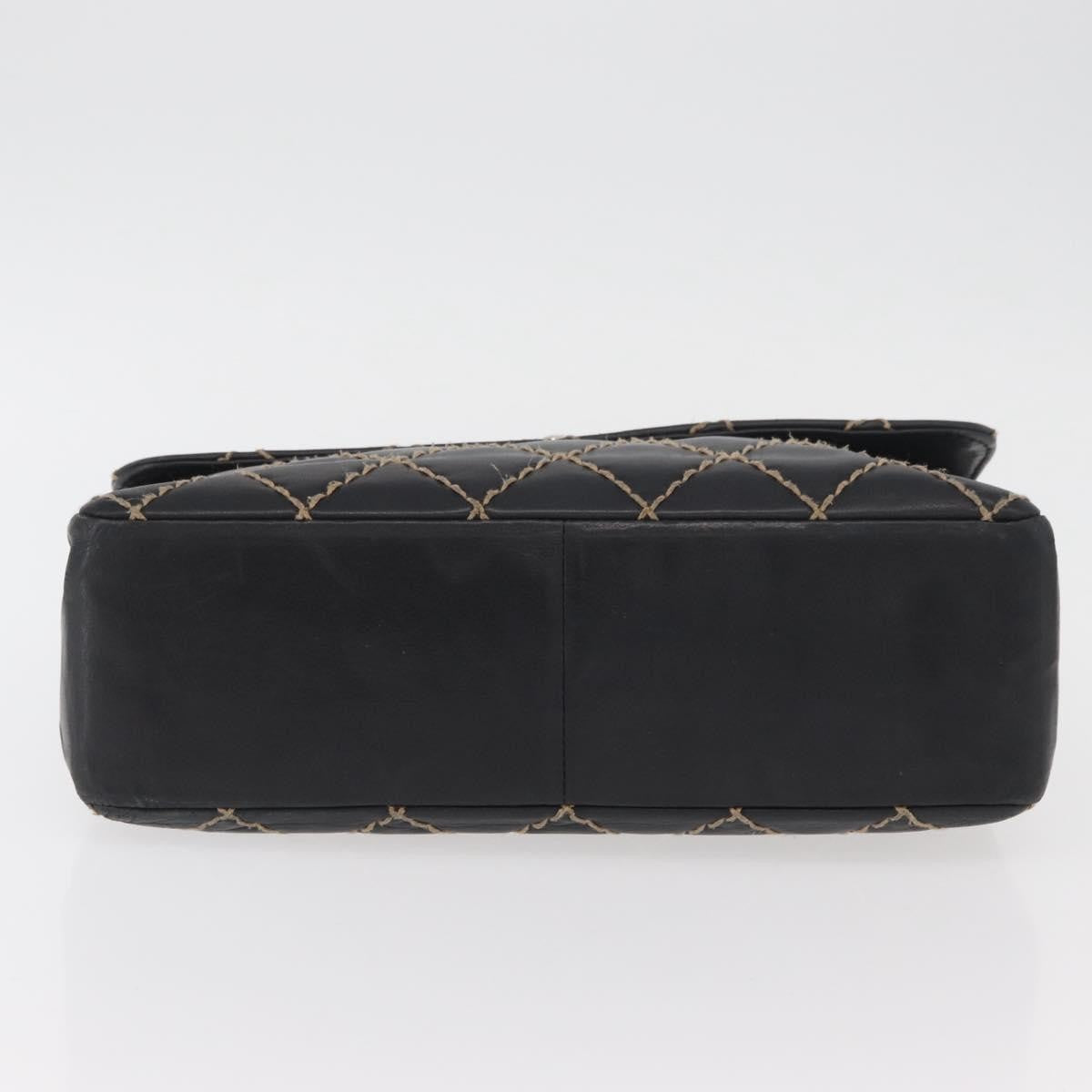 Chanel Chanel Matelassé Cuir Noir Black Leather Black Leather Handbag (Pre-Owned)