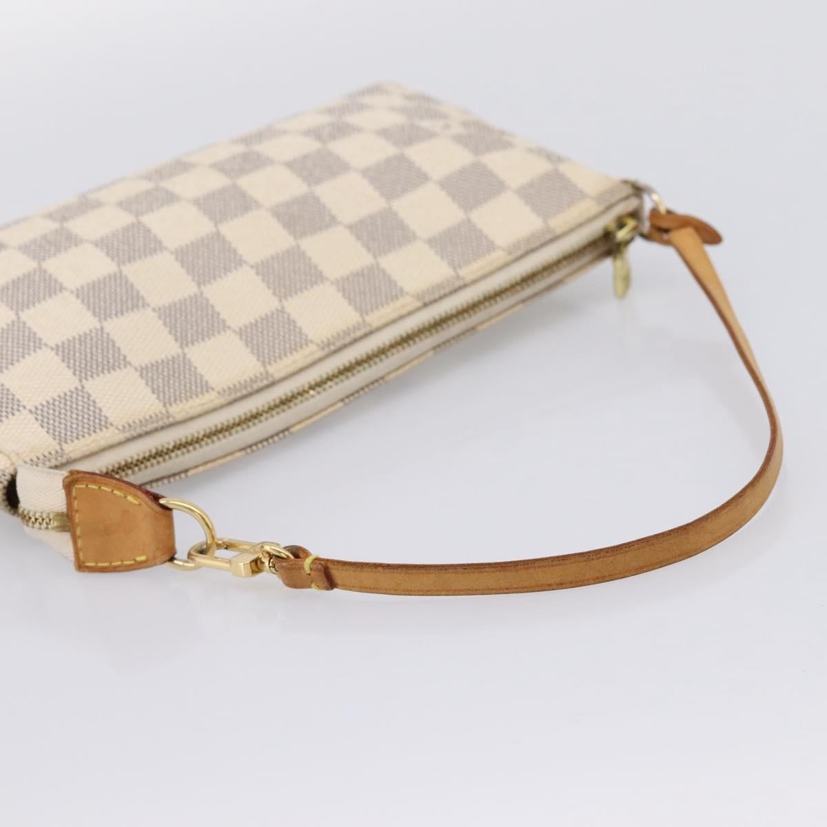 Louis Vuitton Pochette Accessoires Nm Damier White Canvas Clutche & Pouche Bag (Pre-Owned)