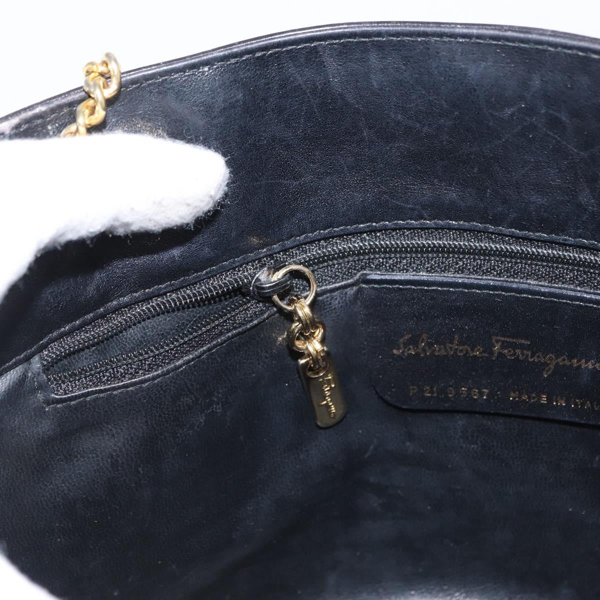 Salvatore Ferragamo Vintage Leather Black Leather Shoulder Bag Bag (Pre-Owned)