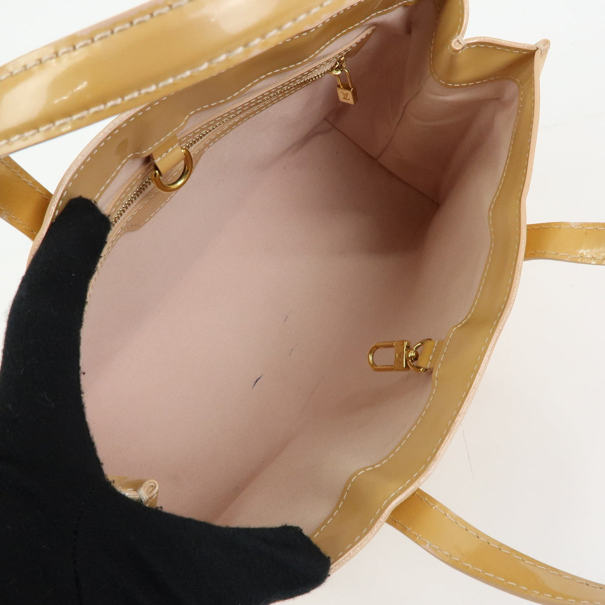 Louis Vuitton Wilshire Monogram Vernis Beige Patent_Leather Handbag (Pre-Owned)