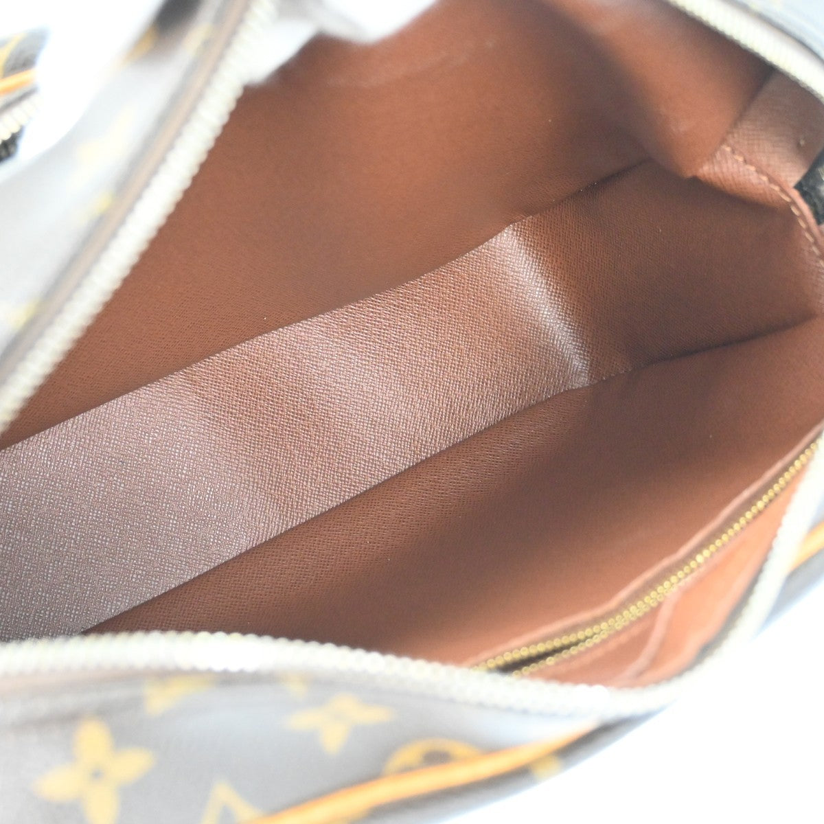 Louis Vuitton Nil Messenger Monogram Canvas Brown Canvas Handbag (Pre-Owned)