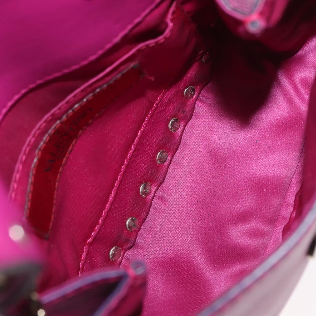 Valentino Garavani Rockstud Saddle Leather Pink Leather Clutche & Pouche Bag (Pre-Owned)