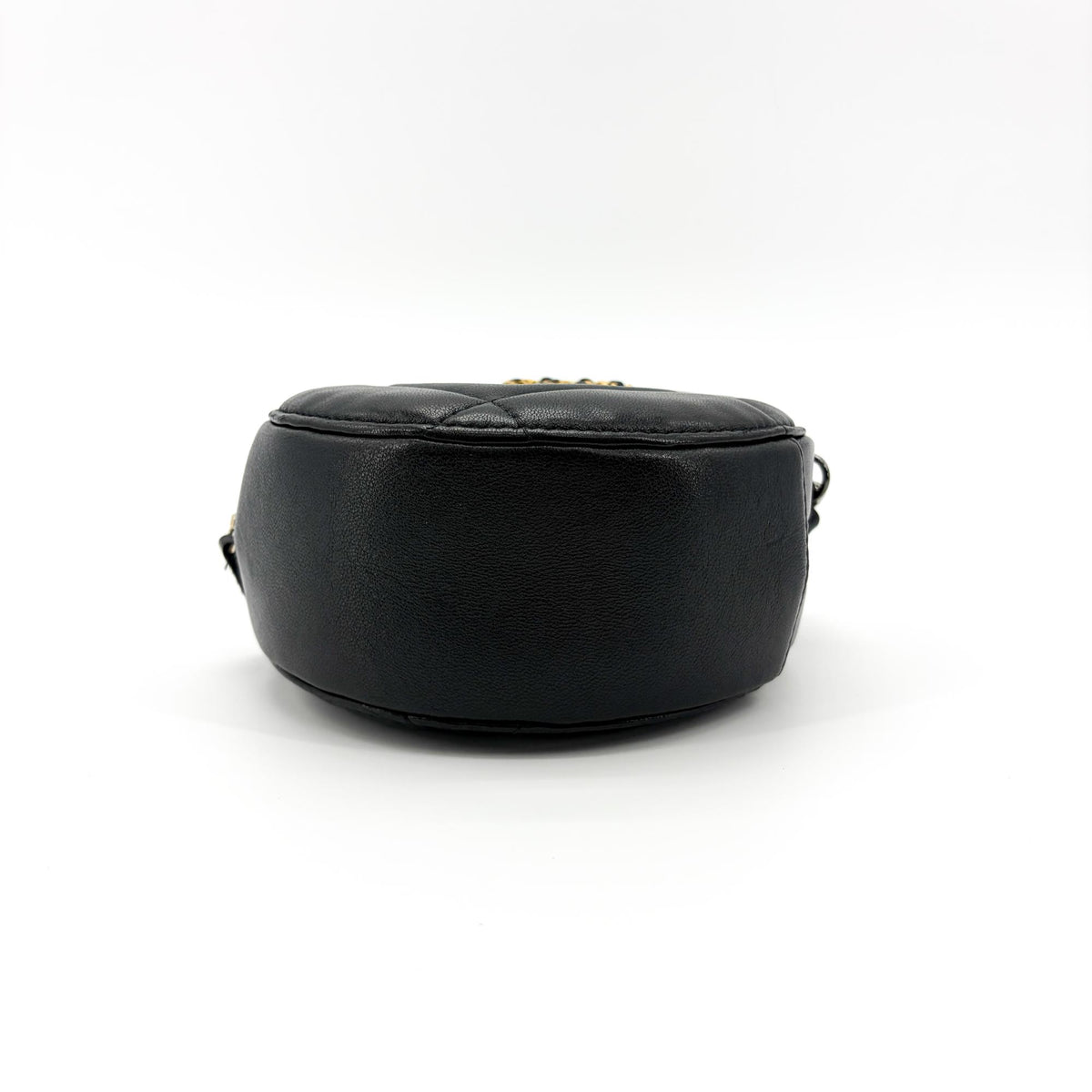 Chanel 19 Round Clutch With Chain Quilted Leather Black Leather Clutche & Pouche Bag (Pre-Owned)
