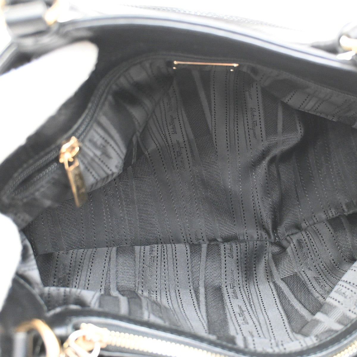 Salvatore Ferragamo Gancini Tote Leather Black Leather Tote Bag Bag (Pre-Owned)