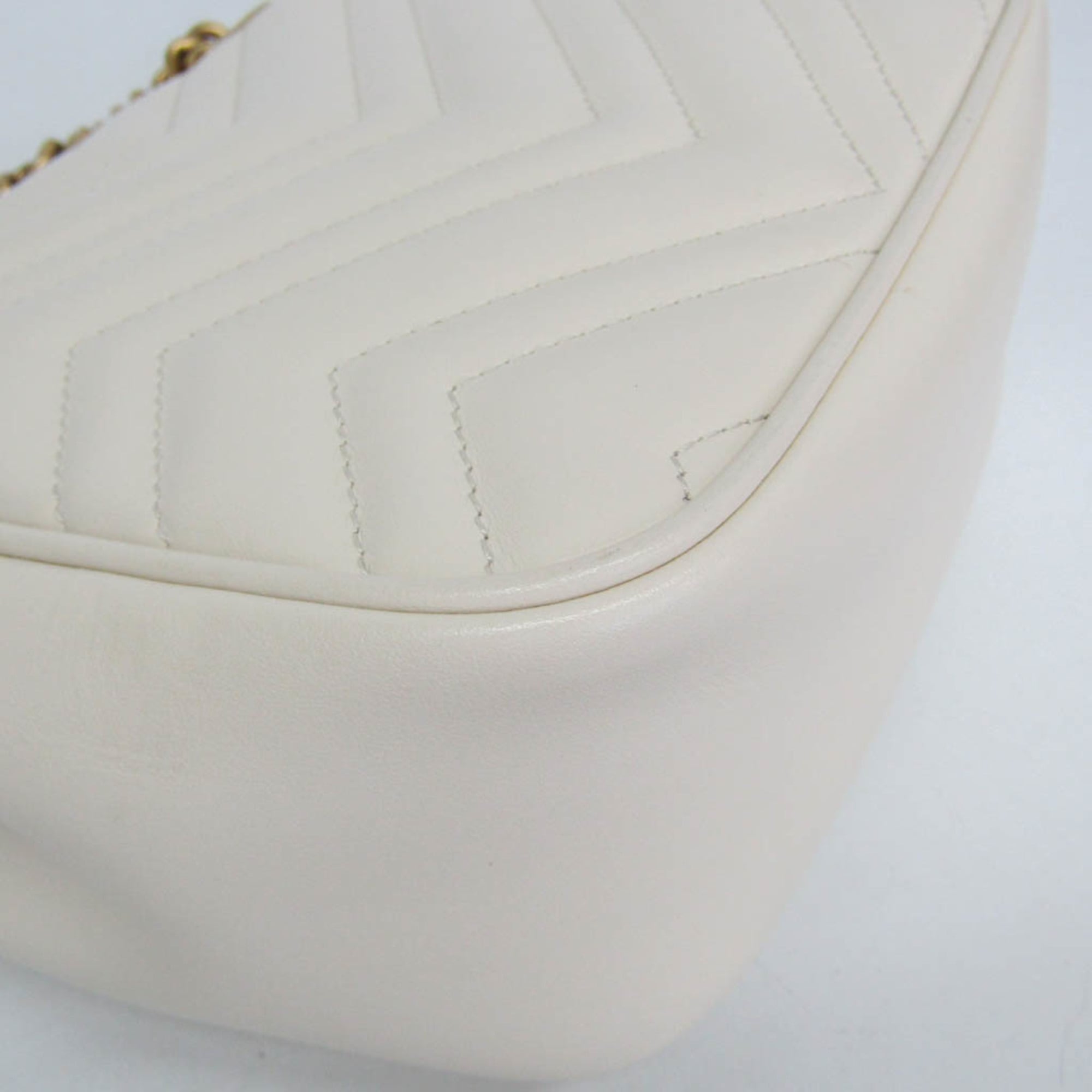 Gucci Gg Marmont Square Flap Matelasse Leather White Leather Shoulder Bag Bag (Pre-Owned)