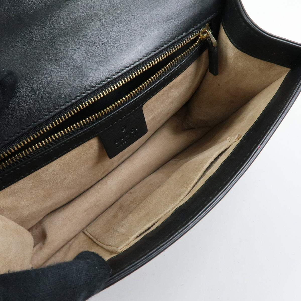 Gucci Sylvie Leather Black Leather Shoulder Bag Bag (Pre-Owned)