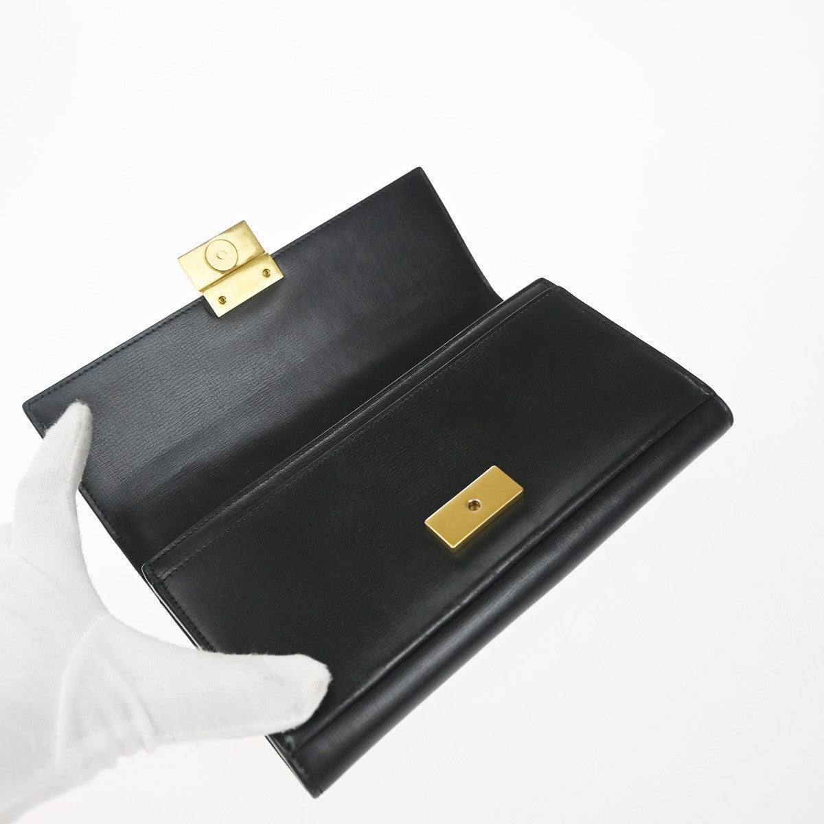 Saint Laurent Bellechasse Flap Leather Black Leather Wallets Accessory (Pre-Owned)