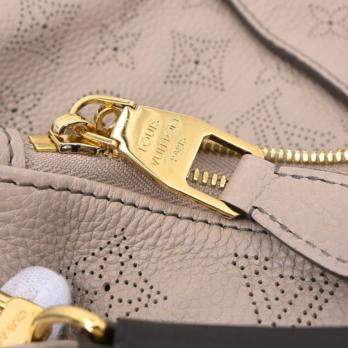 Louis Vuitton Selene Mahina Leather Beige Leather Handbag (Pre-Owned)