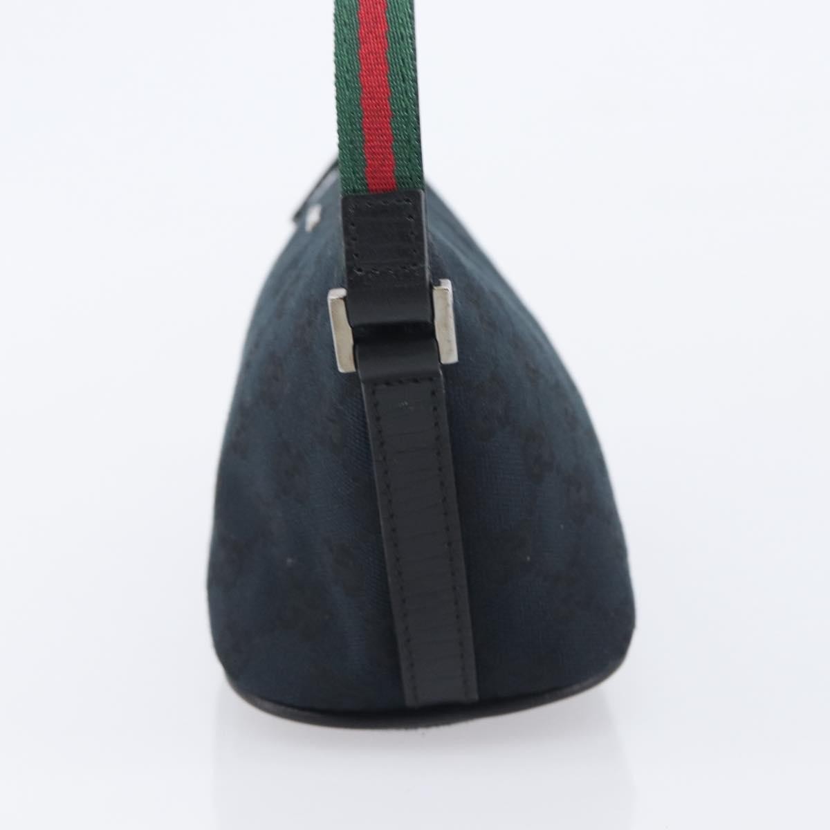 Gucci Zipped Pochette Gg Canvas Black Canvas Shoulder Bag Bag (Pre-Owned)