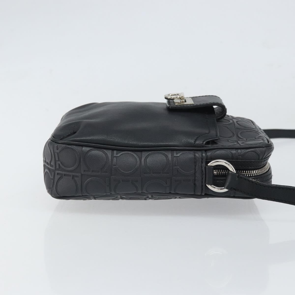 Salvatore Ferragamo Gancini Leather Black Leather Shoulder Bag Bag (Pre-Owned)