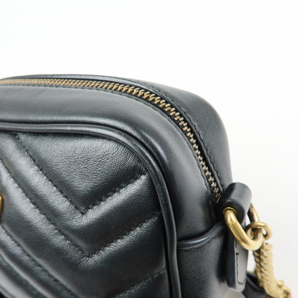 Gucci Gg Marmont Matelasse Patent Black Leather Shoulder Bag Bag (Pre-Owned)