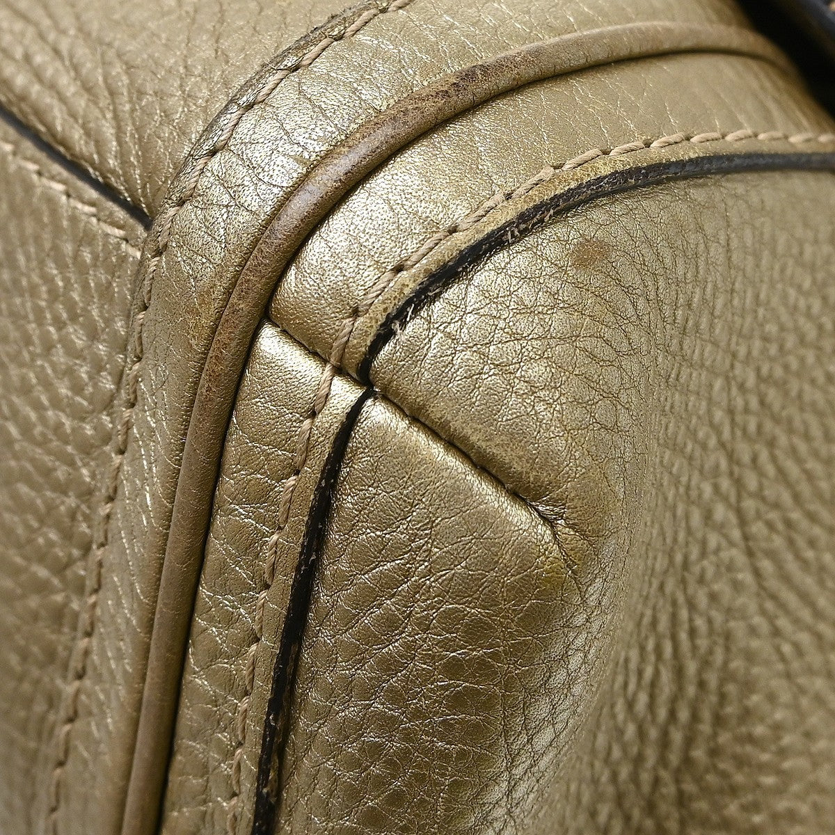 Gucci Bella Flap Leather Gold Leather Shoulder Bag Bag (Pre-Owned)