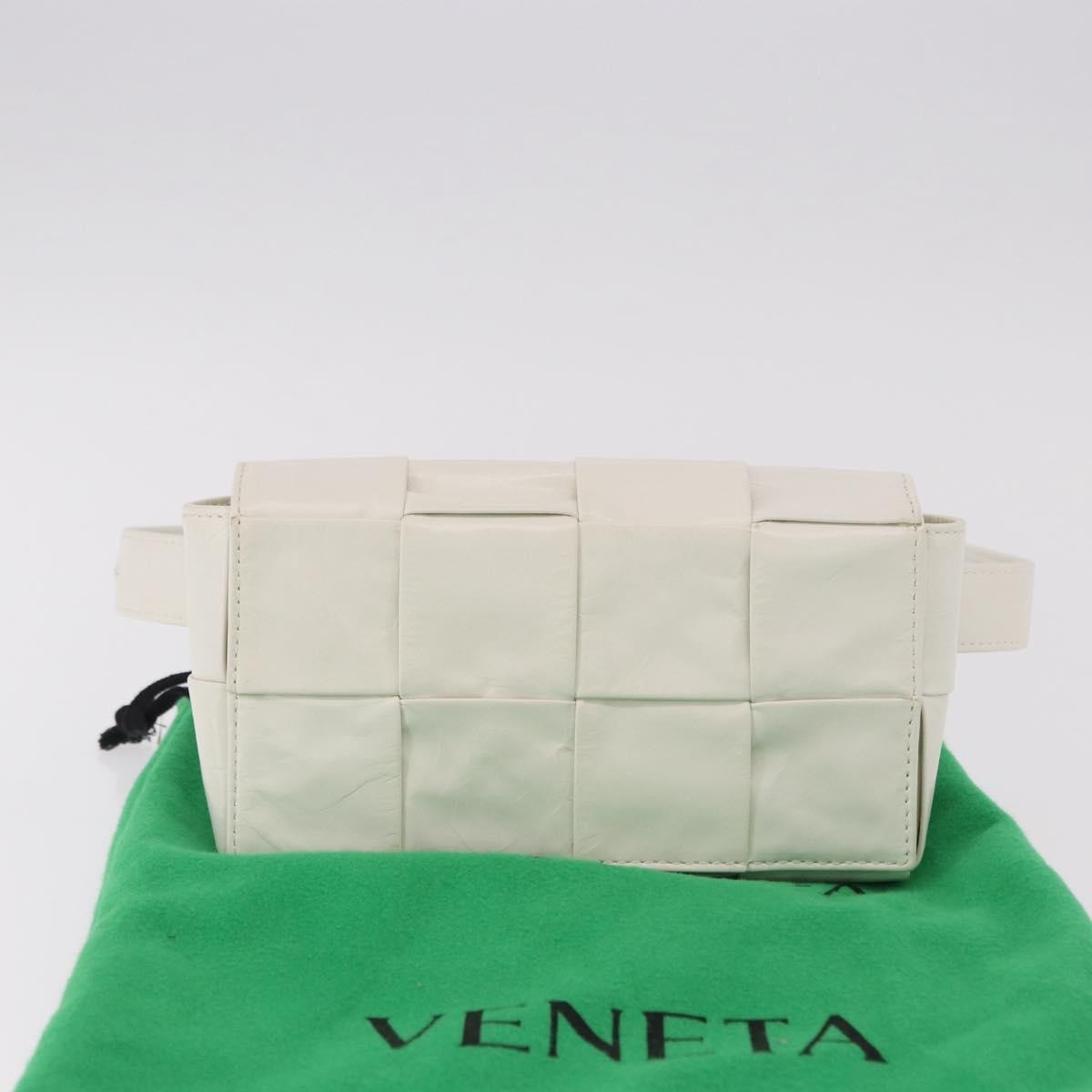 Bottega Veneta Cassette Belt Maxi Intrecciato Leather White Leather Clutche & Pouche Bag (Pre-Owned)