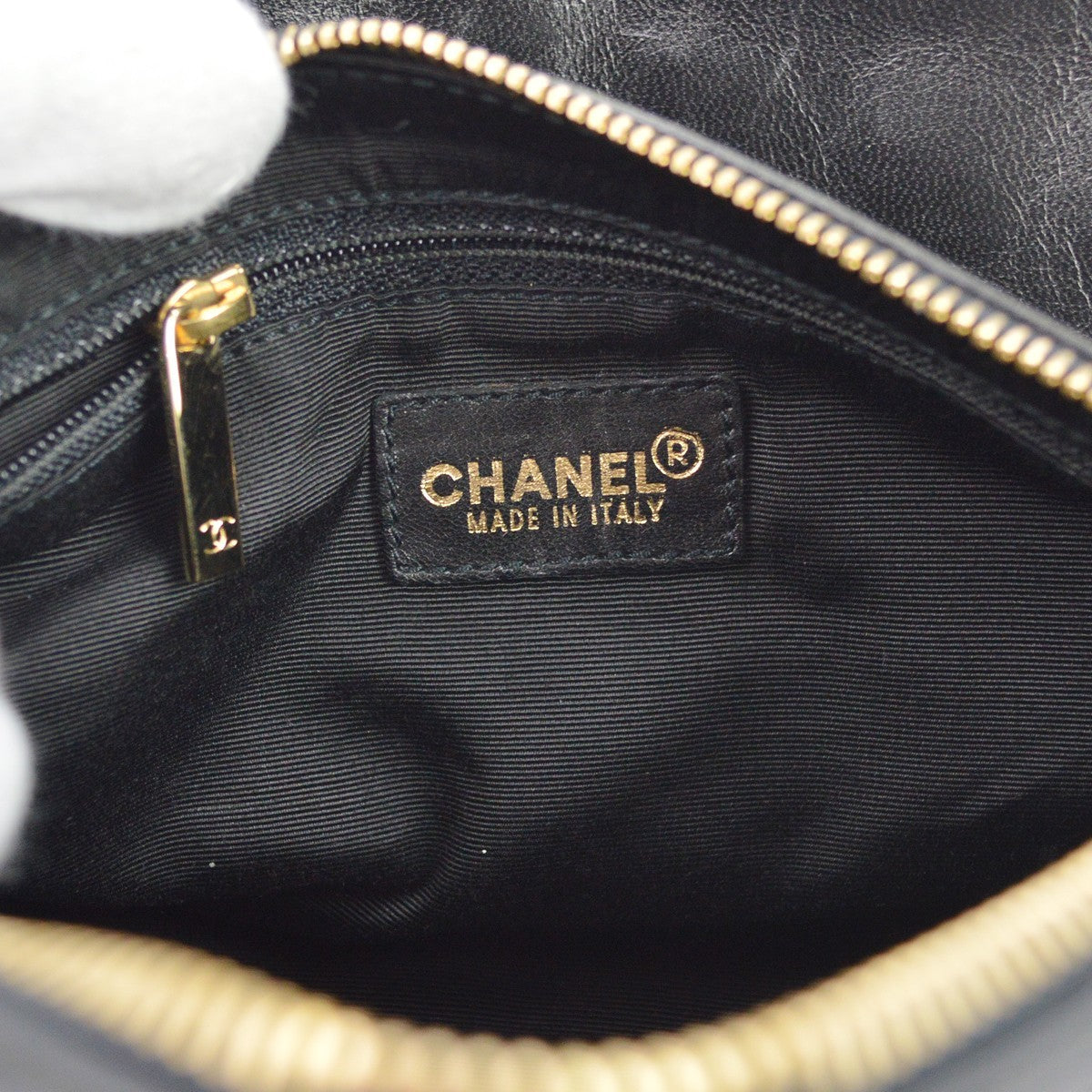 Chanel Chocolate Bar Barrel Quilted Leather Black Leather Handbag (Pre-Owned)