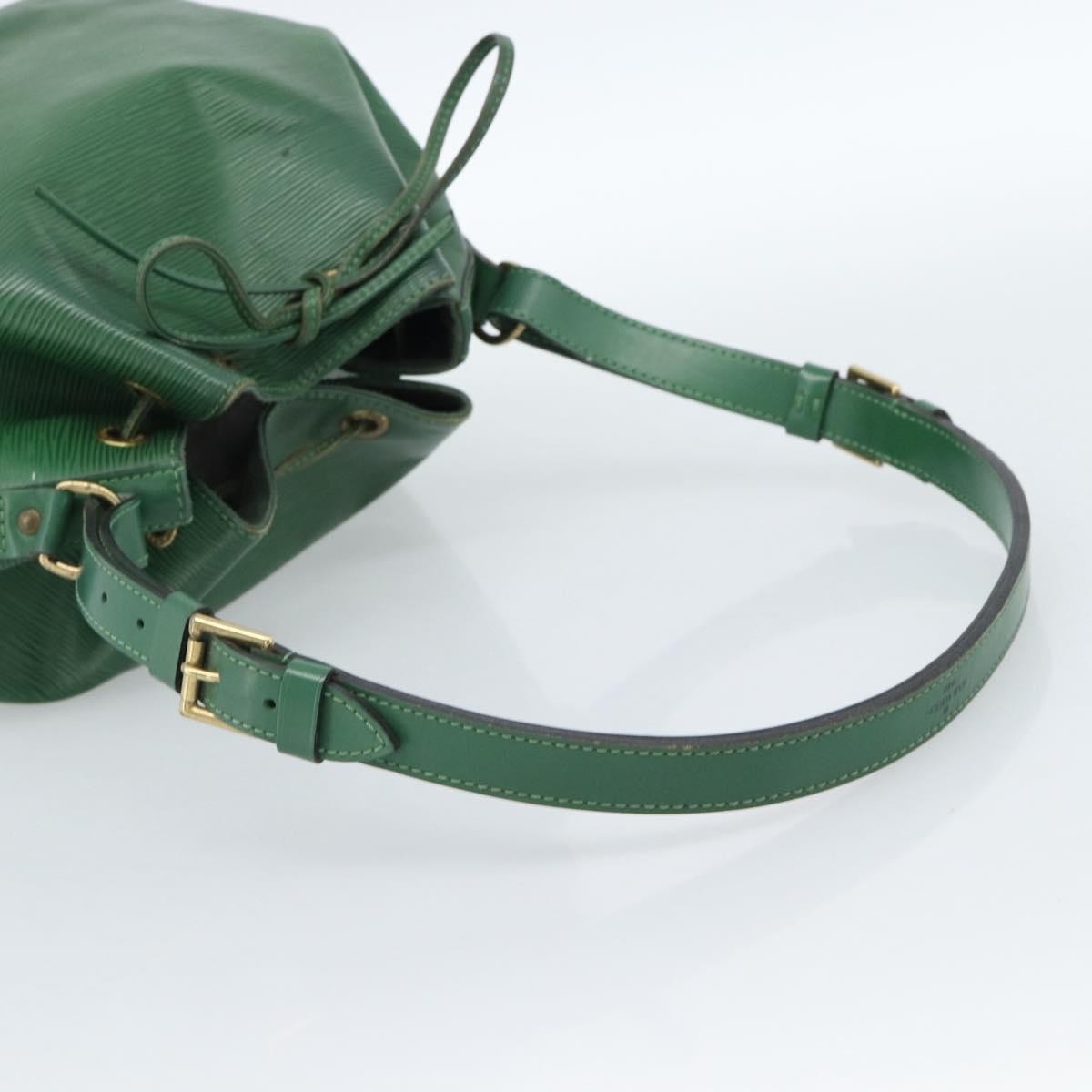Louis Vuitton Petit Noe Epi Leather Green Leather Shoulder Bag Bag (Pre-Owned)