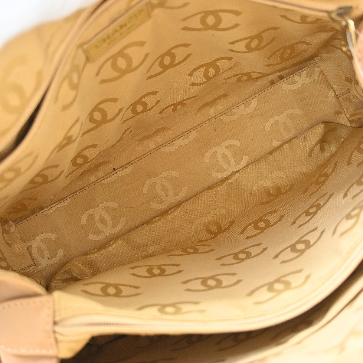 Chanel Surpique Zip Around Satchel Quilted Leather Beige Leather Handbag (Pre-Owned)