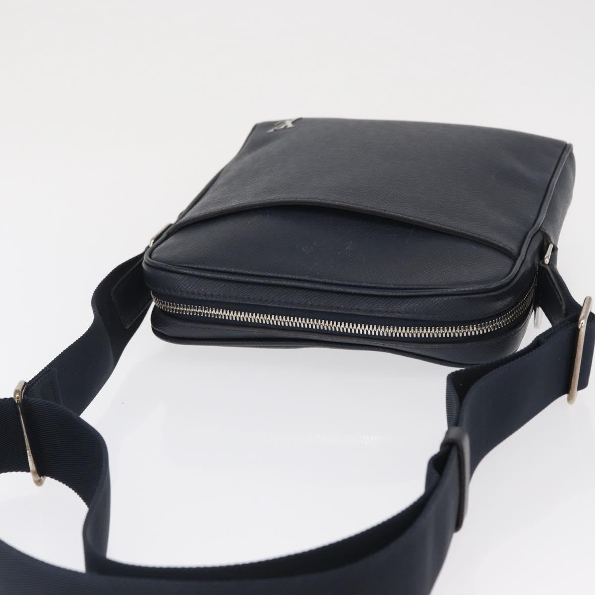 Louis Vuitton Alex Messenger Taiga Leather Navy Leather Shoulder Bag Bag (Pre-Owned)