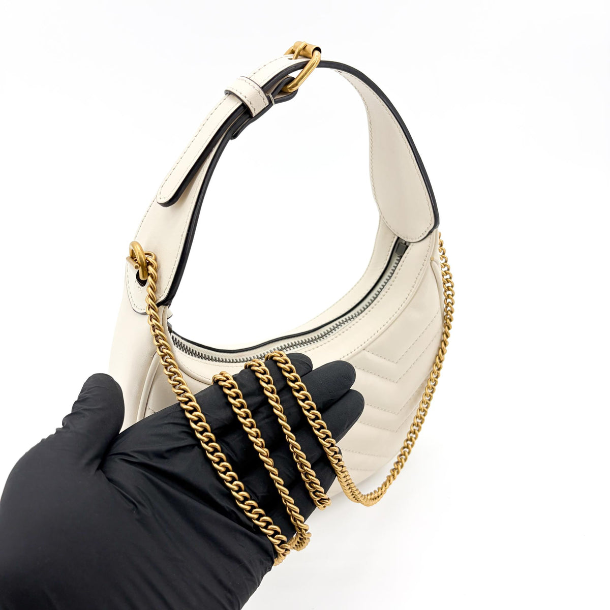 Gucci Gg Marmont Half Moon Hobo Matelasse Leather White Leather Shoulder Bag Bag (Pre-Owned)